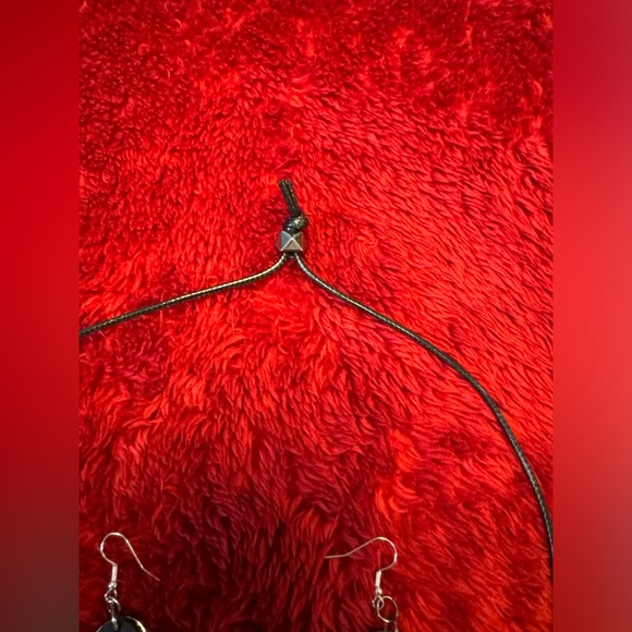 Necklace And Earrings - Picture 5 of 6